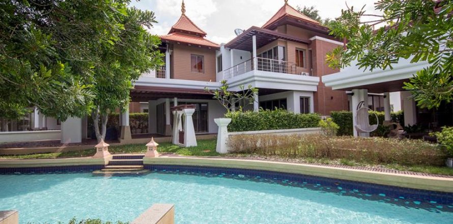 Villa in Hua Hin, Thailand 3 bedrooms № 168477