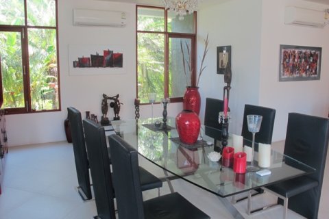 Villa in Hua Hin, Thailand 3 bedrooms № 168480 - photo 16
