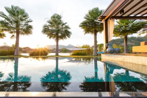 Villa in Hua Hin, Thailand 3 bedrooms № 168479 - photo 26