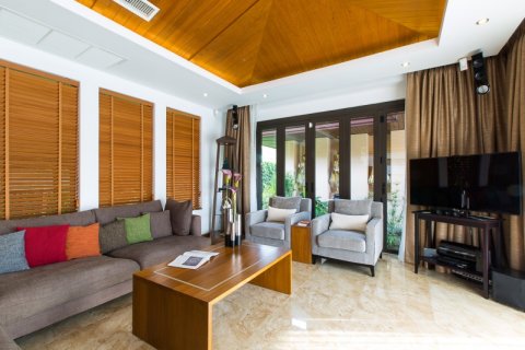 Villa in Hua Hin, Thailand 3 bedrooms № 168479 - photo 3