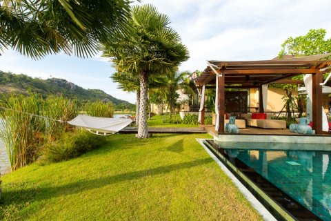 Villa in Hua Hin, Thailand 3 bedrooms № 168479 - photo 18
