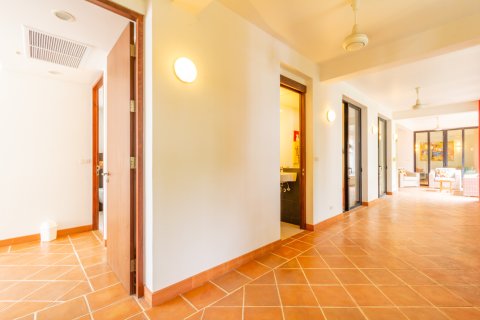 Condo in Hua Hin, Thailand, 2 bedrooms  № 168483 - photo 26