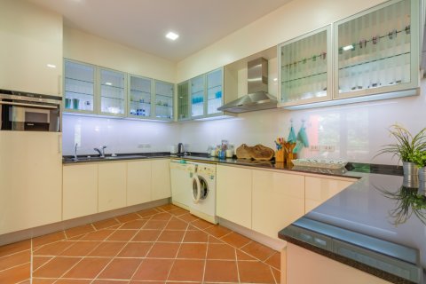 Condo in Hua Hin, Thailand, 2 bedrooms  № 168483 - photo 16