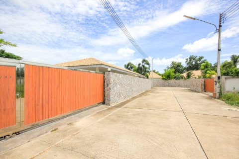 Villa in Hua Hin, Thailand 5 bedrooms № 168478 - photo 13