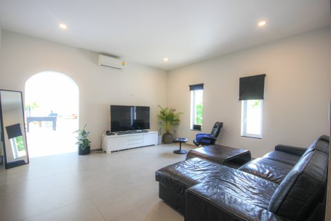 Villa in Hua Hin, Thailand 5 bedrooms № 168478 - photo 29