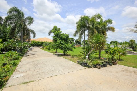 Villa in Hua Hin, Thailand 5 bedrooms № 168478 - photo 8