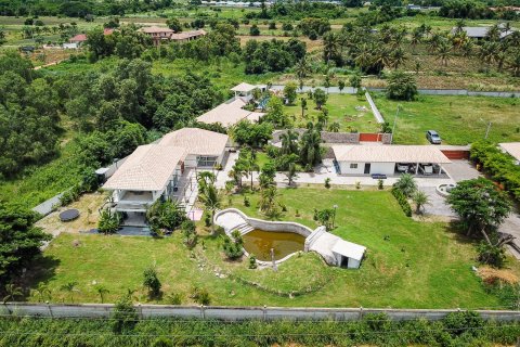 Villa in Hua Hin, Thailand 5 bedrooms № 168478 - photo 6