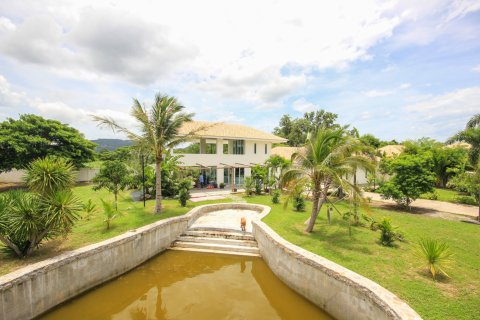 Villa in Hua Hin, Thailand 5 bedrooms № 168478 - photo 7