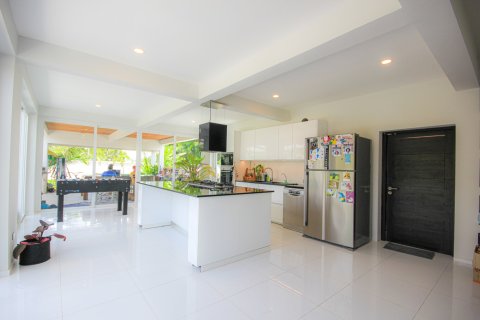 Villa in Hua Hin, Thailand 5 bedrooms № 168478 - photo 22