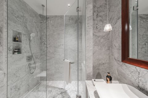 Condo in Bangkok, Thailand, 3 bedrooms  № 180919 - photo 10