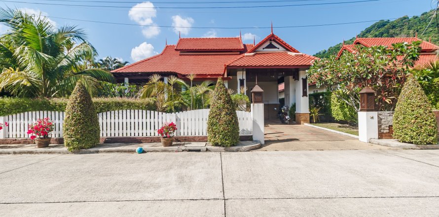 Villa à Kathu, Thaïlande 3 chambres № 164321