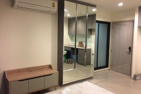 Studio in the Condo in Khlong Toei, Bangkok, Thailand  № 159483 - photo 3