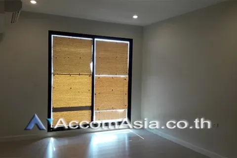 Condo in Huai Khwang, Bangkok, Thailand, 2 bedrooms  № 218176
