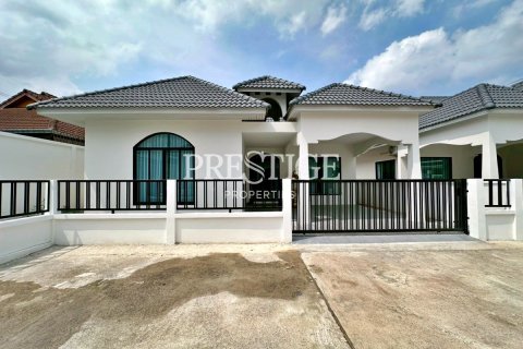 House in Pattaya, Thailand 3 bedrooms № 197601