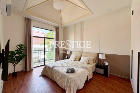 House in Pattaya, Thailand 4 bedrooms № 197605 - photo 12