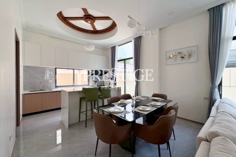 House in Pattaya, Thailand 4 bedrooms № 197605 - photo 6