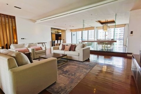 Condo à Bangkok, Thaïlande, 3 chambres  № 181104 - photo 1