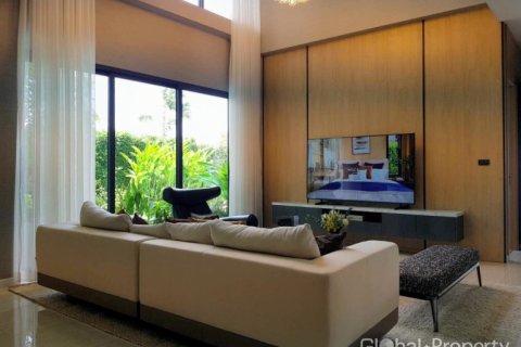 House in Pattaya, Thailand 4 bedrooms № 113603 - photo 10