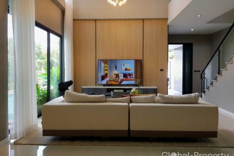 House in Pattaya, Thailand 4 bedrooms № 113603 - photo 9