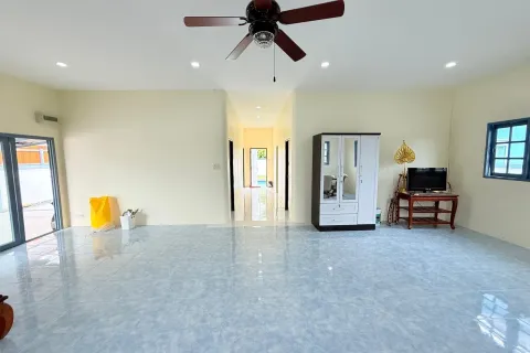 Villa in Hua Hin, Thailand 2 bedrooms № 161270 - photo 13