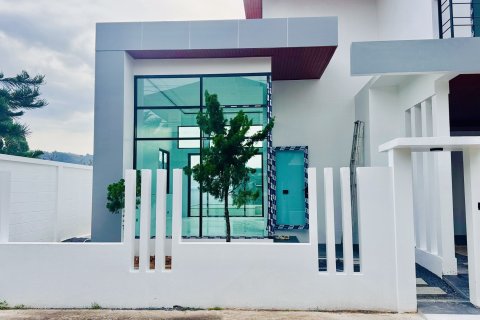 Villa in Phuket, Thailand 3 bedrooms № 161272 - photo 8