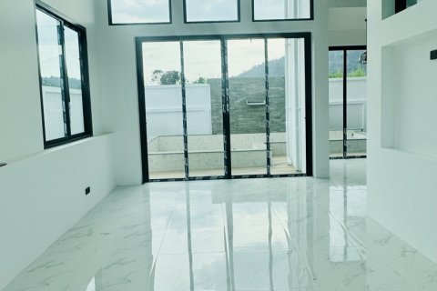 Villa in Phuket, Thailand 3 bedrooms № 161272 - photo 3