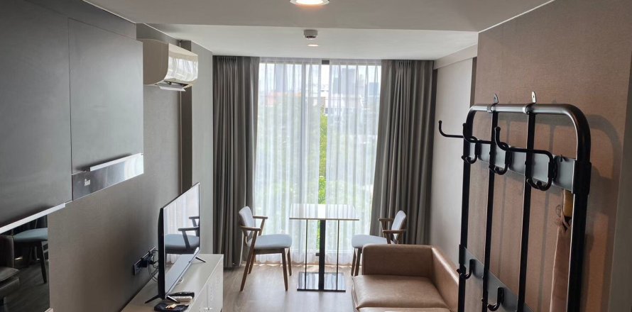 Studio in the Condo in Watthana, Bangkok, Thailand  № 161268