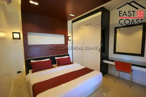 Condominio de 2 dormitorios en Jomtien Beach, Pattaya, Tailandia № 212707 - foto 12