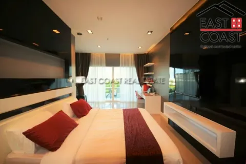 Condominio de 2 dormitorios en Jomtien Beach, Pattaya, Tailandia № 212707 - foto 11
