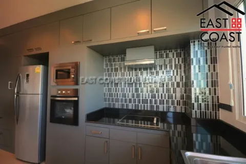 Condominio de 2 dormitorios en Jomtien Beach, Pattaya, Tailandia № 212707 - foto 10
