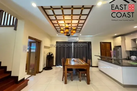 Casa de 5 dormitorios en Pattaya, Tailandia № 212704 - foto 14