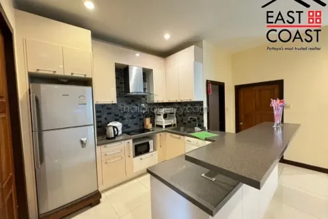 Casa de 5 dormitorios en Pattaya, Tailandia № 212704 - foto 15