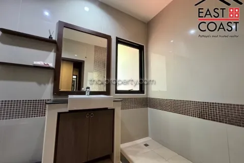 Casa de 5 dormitorios en Pattaya, Tailandia № 212704 - foto 30