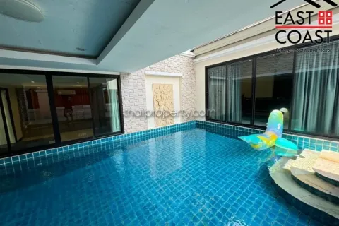 Casa de 5 dormitorios en Pattaya, Tailandia № 212704 - foto 6