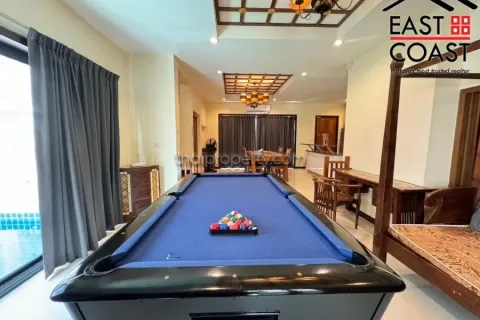 Casa de 5 dormitorios en Pattaya, Tailandia № 212704 - foto 11