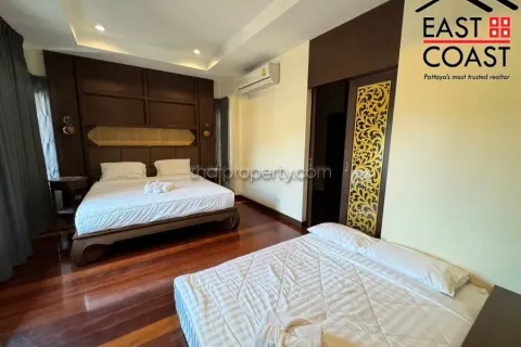 Casa de 5 dormitorios en Pattaya, Tailandia № 212704 - foto 26