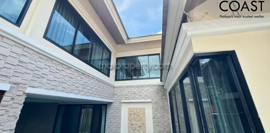 Casa de 5 dormitorios en Pattaya, Tailandia № 212704