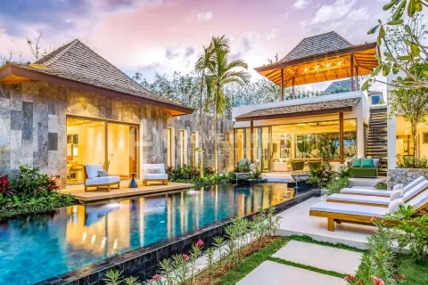 House in Phuket, Thailand 4 bedrooms № 167014