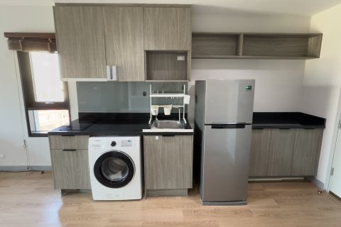 Condo in Chatuchak, Bangkok, Thailand, 2 bedrooms  № 157912 - photo 8