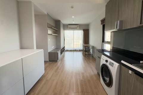 Condo in Chatuchak, Bangkok, Thailand, 2 bedrooms  № 157912 - photo 3