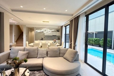 House in Suan Luang, Bangkok, Thailand 4 bedrooms № 114738 - photo 4