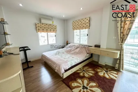 Casa de 3 dormitorios en Pattaya, Tailandia № 213023 - foto 17