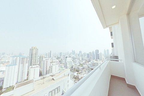 Condo in Bangkok, Thailand, 2 bedrooms  № 176481 - photo 5