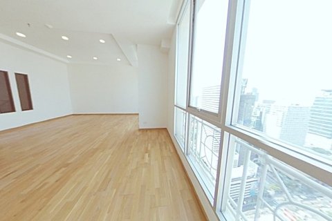 Condo in Bangkok, Thailand, 2 bedrooms  № 176481 - photo 4