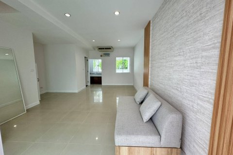 Townhouse in Prawet, Bangkok, Thailand 3 bedrooms № 140731 - photo 3