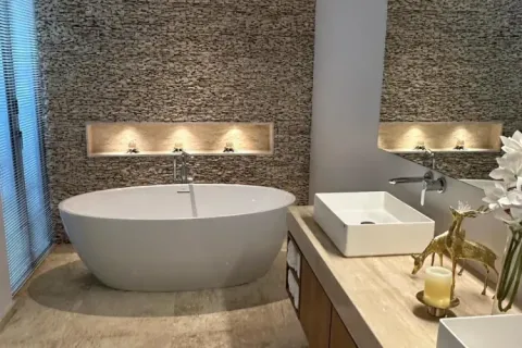 House in Bang Tao, Thailand 3 bedrooms № 171356 - photo 24