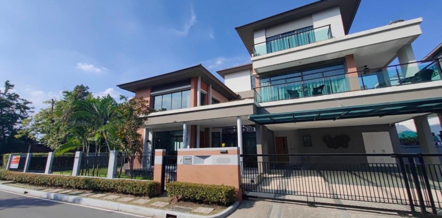 House in Saphan Sung, Bangkok, Thailand 5 bedrooms № 169504