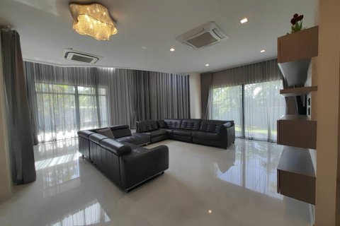 House in Saphan Sung, Bangkok, Thailand 5 bedrooms № 169504 - photo 10
