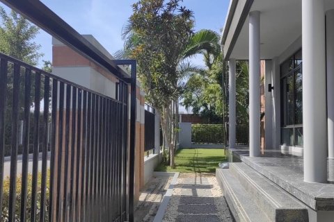 House in Saphan Sung, Bangkok, Thailand 5 bedrooms № 169504 - photo 4