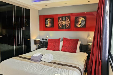 Condo à Kathu, Thaïlande, 2 chambres № 173814 - photo 1